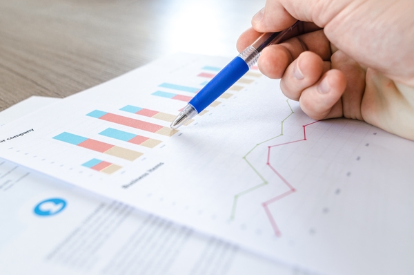 Chart close up data desk 590022